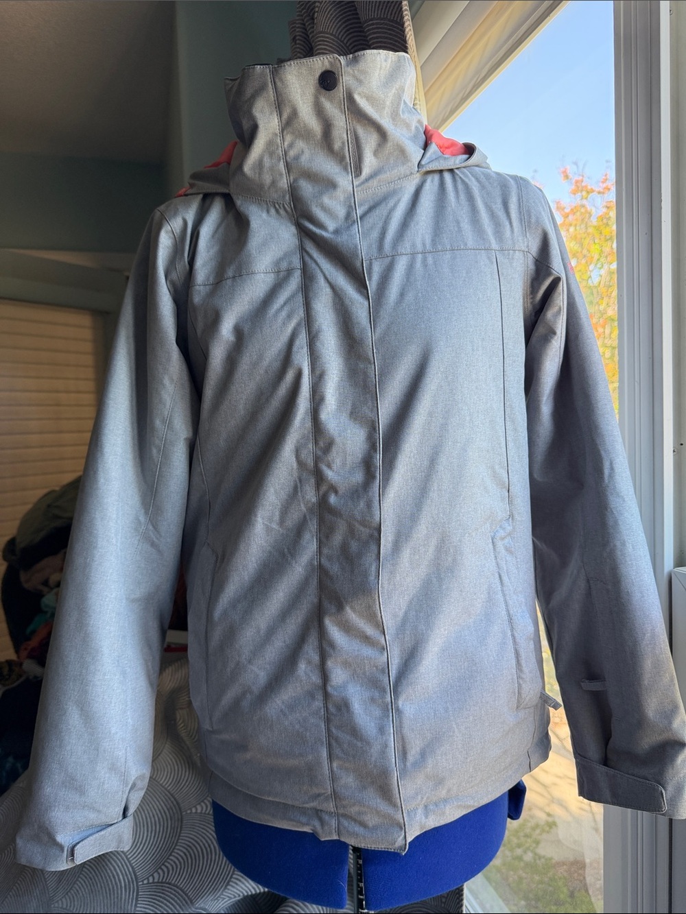 Roxy Jetty Snow Jacket  Grey Jacket with Orange lining and Hood Accent. Like new
